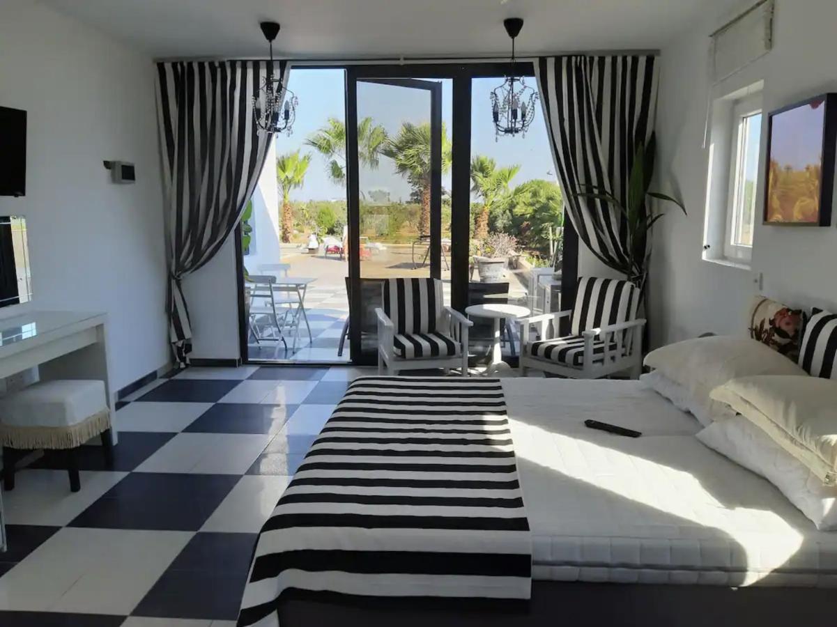 The Pervoli Studio - Pool - Close To Beach Larnaca Exteriör bild