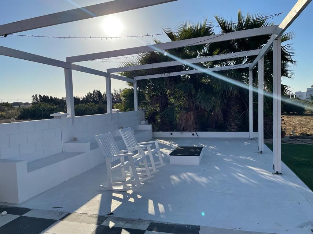 The Pervoli Studio - Pool - Close To Beach Larnaca Exteriör bild